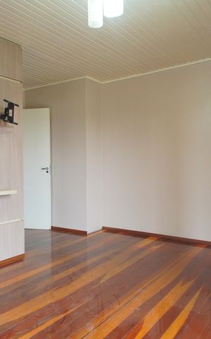 Casa à venda com 290m², 4 quartos e 2 vagasSuíte 2