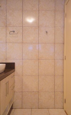 Casa à venda com 290m², 4 quartos e 2 vagasBanheiro 1