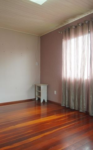 Casa à venda com 290m², 4 quartos e 2 vagasSala 3