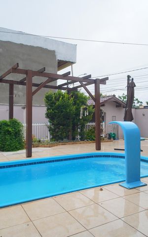 Casa à venda com 290m², 4 quartos e 2 vagasPiscina