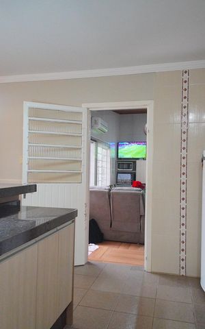 Casa à venda com 290m², 4 quartos e 2 vagascozinha 2