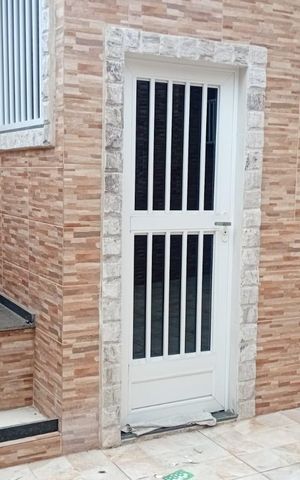 Casa à venda com 80m², 2 quartos e sem vaga