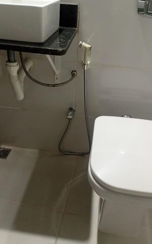 Casa à venda com 80m², 2 quartos e sem vaga Casa à venda com 80m², 2 quartos e sem vagaBanheiro