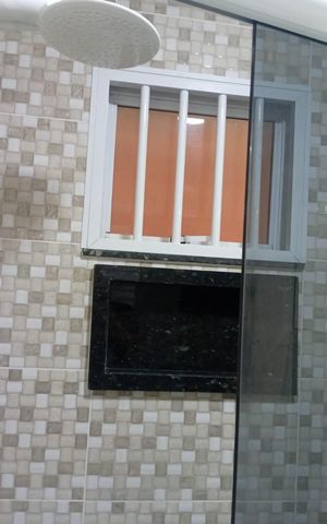 Casa à venda com 80m², 2 quartos e sem vaga Casa à venda com 80m², 2 quartos e sem vagaBanheiro