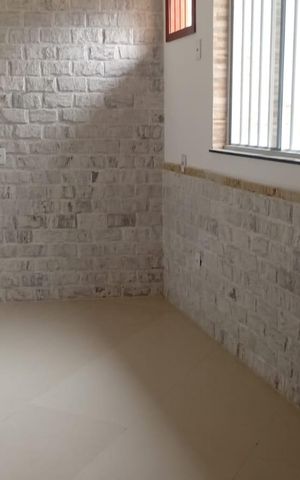 Casa à venda com 80m², 2 quartos e sem vaga Casa à venda com 80m², 2 quartos e sem vagaSala