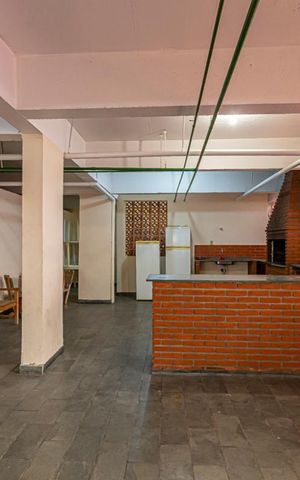 Apartamento à venda com 146m², 4 quartos e 2 vagas Apartamento à venda com 146m², 4 quartos e 2 vagasÁrea comum - Churrasqueira
