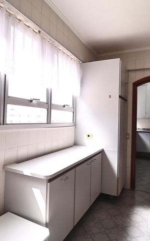 Apartamento à venda com 146m², 4 quartos e 2 vagas Apartamento à venda com 146m², 4 quartos e 2 vagasLavanderia