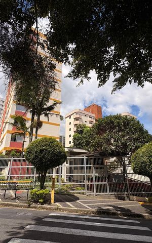 Apartamento à venda com 146m², 4 quartos e 2 vagas Apartamento à venda com 146m², 4 quartos e 2 vagasFachada
