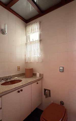 Apartamento à venda com 146m², 4 quartos e 2 vagas Apartamento à venda com 146m², 4 quartos e 2 vagasBanheiro da suíte
