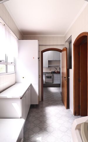 Apartamento à venda com 146m², 4 quartos e 2 vagas Apartamento à venda com 146m², 4 quartos e 2 vagasLavanderia