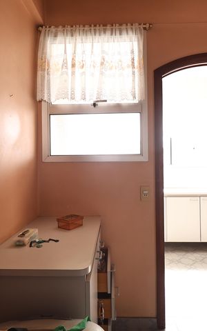 Apartamento à venda com 146m², 4 quartos e 2 vagas Apartamento à venda com 146m², 4 quartos e 2 vagasQuarto de Serviço