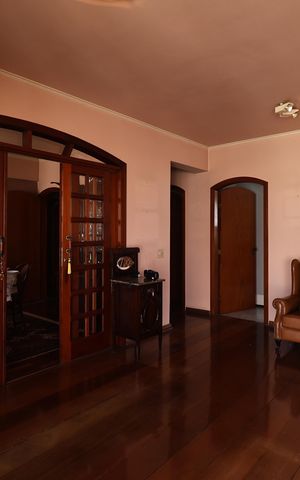 Apartamento à venda com 146m², 4 quartos e 2 vagas Apartamento à venda com 146m², 4 quartos e 2 vagasSala