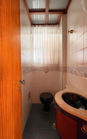 Apartamento à venda com 146m², 4 quartos e 2 vagas Apartamento à venda com 146m², 4 quartos e 2 vagasLavabo