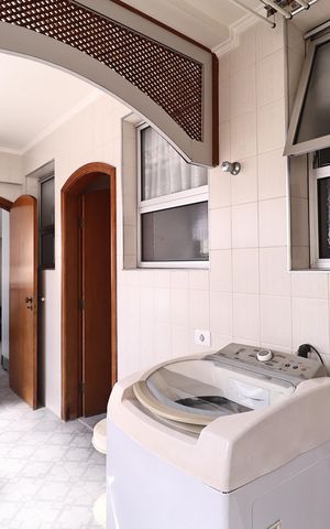 Apartamento à venda com 146m², 4 quartos e 2 vagas Apartamento à venda com 146m², 4 quartos e 2 vagasLavanderia