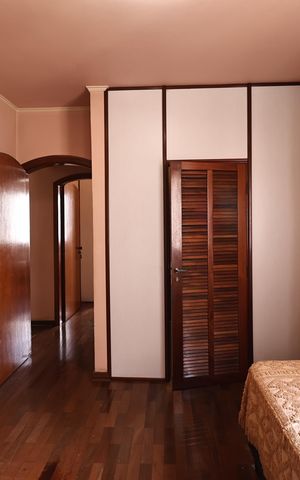 Apartamento à venda com 146m², 4 quartos e 2 vagas Apartamento à venda com 146m², 4 quartos e 2 vagasSuite