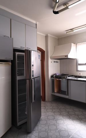 Apartamento à venda com 146m², 4 quartos e 2 vagas Apartamento à venda com 146m², 4 quartos e 2 vagasCozinha