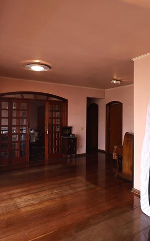 Apartamento à venda com 146m², 4 quartos e 2 vagas Apartamento à venda com 146m², 4 quartos e 2 vagasSala