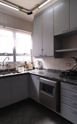 Apartamento à venda com 146m², 4 quartos e 2 vagas Apartamento à venda com 146m², 4 quartos e 2 vagasCozinha