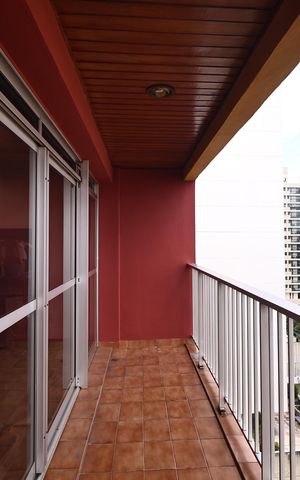 Apartamento à venda com 146m², 4 quartos e 2 vagas Apartamento à venda com 146m², 4 quartos e 2 vagasSacada