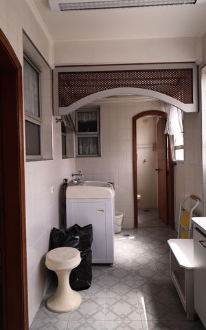 Apartamento à venda com 146m², 4 quartos e 2 vagas Apartamento à venda com 146m², 4 quartos e 2 vagasLavanderia