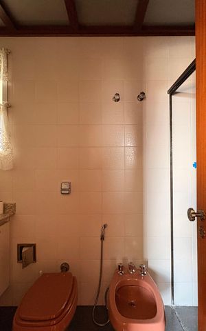 Apartamento à venda com 146m², 4 quartos e 2 vagas Apartamento à venda com 146m², 4 quartos e 2 vagasBanheiro da suíte