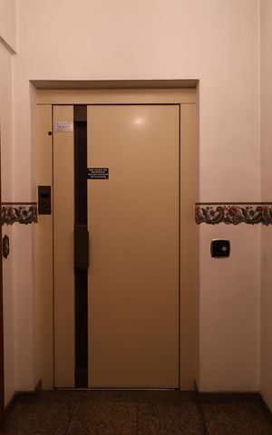 Apartamento à venda com 146m², 4 quartos e 2 vagas Apartamento à venda com 146m², 4 quartos e 2 vagasHall de entrada