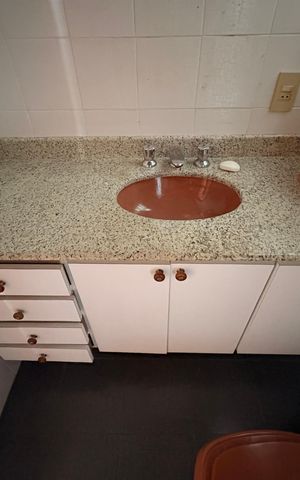Apartamento à venda com 146m², 4 quartos e 2 vagas Apartamento à venda com 146m², 4 quartos e 2 vagasBanheiro da suíte