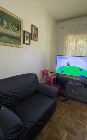 Casa à venda com 55m², 4 quartos e 2 vagasSala