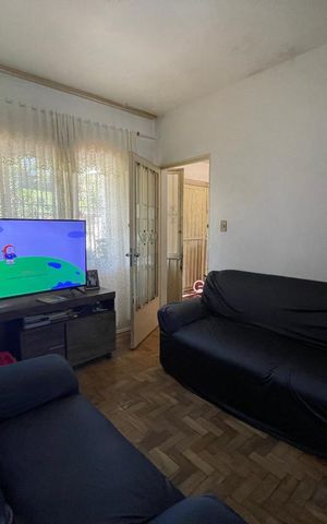 Casa à venda com 55m², 4 quartos e 2 vagasSala