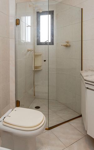 Apartamento para alugar com 285m², 4 quartos e 4 vagas Apartamento para alugar com 285m², 4 quartos e 4 vagasBanheiro da Suíte 2