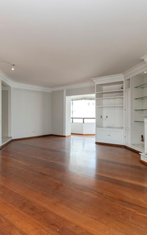 Apartamento para alugar com 285m², 4 quartos e 4 vagas Apartamento para alugar com 285m², 4 quartos e 4 vagasSala