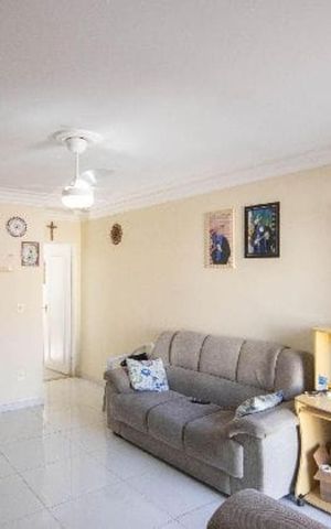 Casa à venda com 133m², 3 quartos e 2 vagas Casa à venda com 133m², 3 quartos e 2 vagasSala