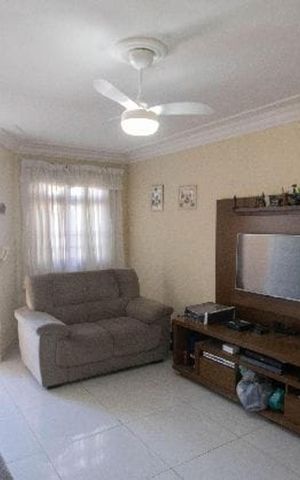 Casa à venda com 133m², 3 quartos e 2 vagas Casa à venda com 133m², 3 quartos e 2 vagasSala
