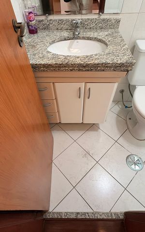 Apartamento à venda com 70m², 2 quartos e 1 vaga Apartamento à venda com 70m², 2 quartos e 1 vagaBanheiro
