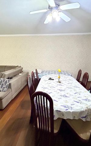 Casa à venda com 180m², 3 quartos e 2 vagas Casa à venda com 180m², 3 quartos e 2 vagasSala