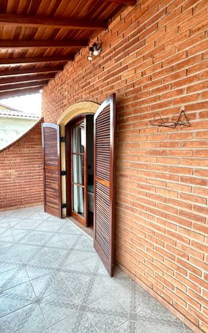 Casa à venda com 180m², 3 quartos e 2 vagas Casa à venda com 180m², 3 quartos e 2 vagasVaranda da Suíte