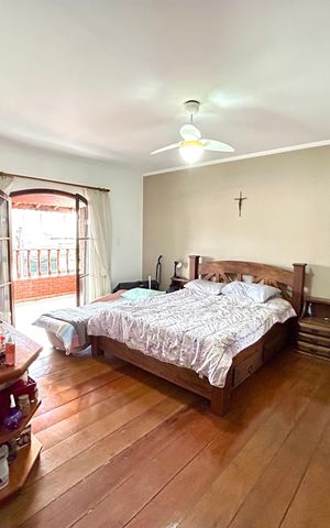 Casa à venda com 180m², 3 quartos e 2 vagas Casa à venda com 180m², 3 quartos e 2 vagasQuarto Suíte
