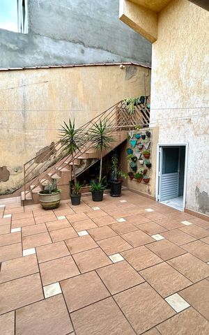 Casa à venda com 180m², 3 quartos e 2 vagas Casa à venda com 180m², 3 quartos e 2 vagasQuintal