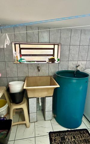 Casa à venda com 180m², 3 quartos e 2 vagas Casa à venda com 180m², 3 quartos e 2 vagasÁrea de Serviço