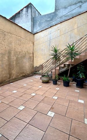 Casa à venda com 180m², 3 quartos e 2 vagas Casa à venda com 180m², 3 quartos e 2 vagasQuintal
