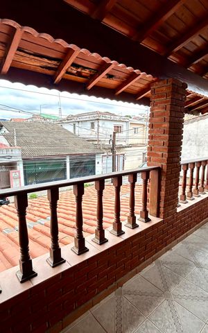 Casa à venda com 180m², 3 quartos e 2 vagas Casa à venda com 180m², 3 quartos e 2 vagasVaranda da Suíte