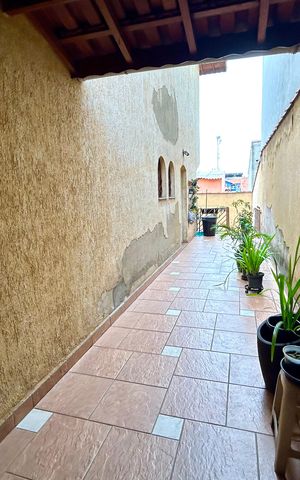 Casa à venda com 180m², 3 quartos e 2 vagas Casa à venda com 180m², 3 quartos e 2 vagasQuintal