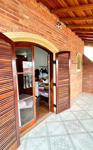 Casa à venda com 180m², 3 quartos e 2 vagas Casa à venda com 180m², 3 quartos e 2 vagasVaranda da Suite