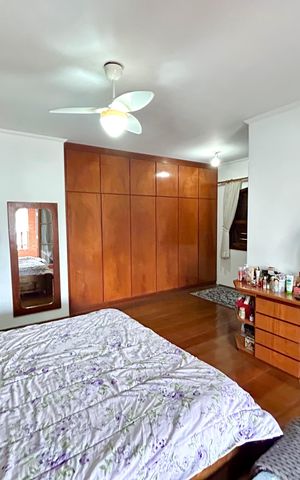 Casa à venda com 180m², 3 quartos e 2 vagas Casa à venda com 180m², 3 quartos e 2 vagasQuarto Suíte