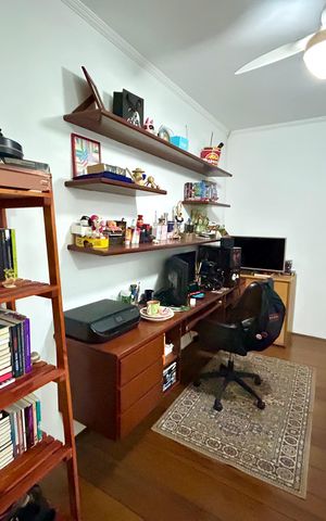 Casa à venda com 180m², 3 quartos e 2 vagas Casa à venda com 180m², 3 quartos e 2 vagasEscritório