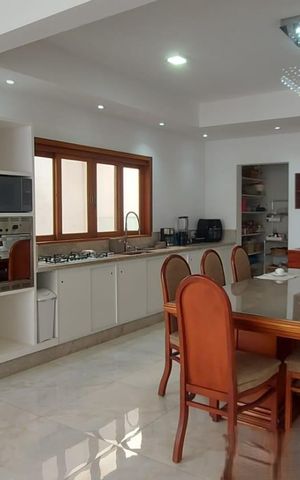 Casa para alugar com 250m², 3 quartos e 3 vagas