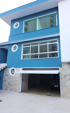 Casa para alugar com 327m², 4 quartos e 7 vagasGaragem