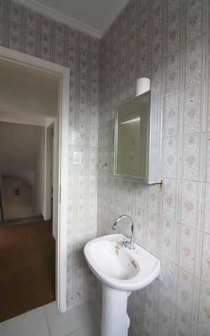 Casa para alugar com 327m², 4 quartos e 7 vagasBanheiro Social 2