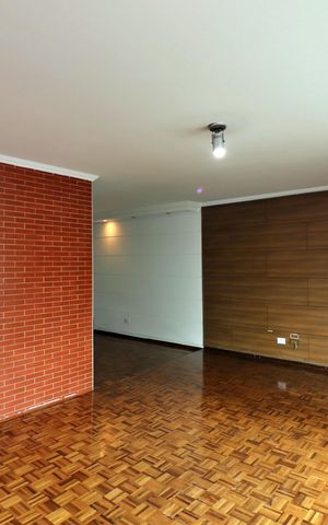 Casa para alugar com 327m², 4 quartos e 7 vagasSala