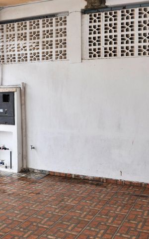 Casa à venda com 140m², 2 quartos e 2 vagas Casa à venda com 140m², 2 quartos e 2 vagasGaragem